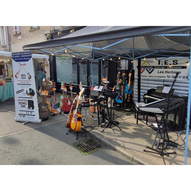 Lire la suite à propos de l’article BRADERIE aux Herbiers le 8 juin !
